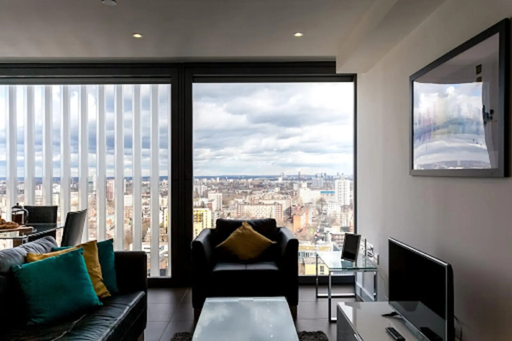 Premium One bedroom apartment City Road Basin