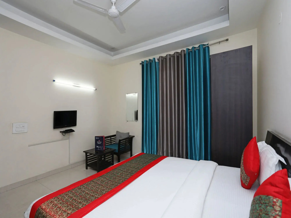 Springs Homes By OYO Rooms