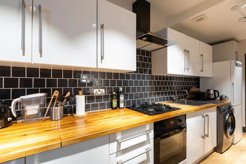 Stylish 2 Bedroom Flat With Large Private Garden