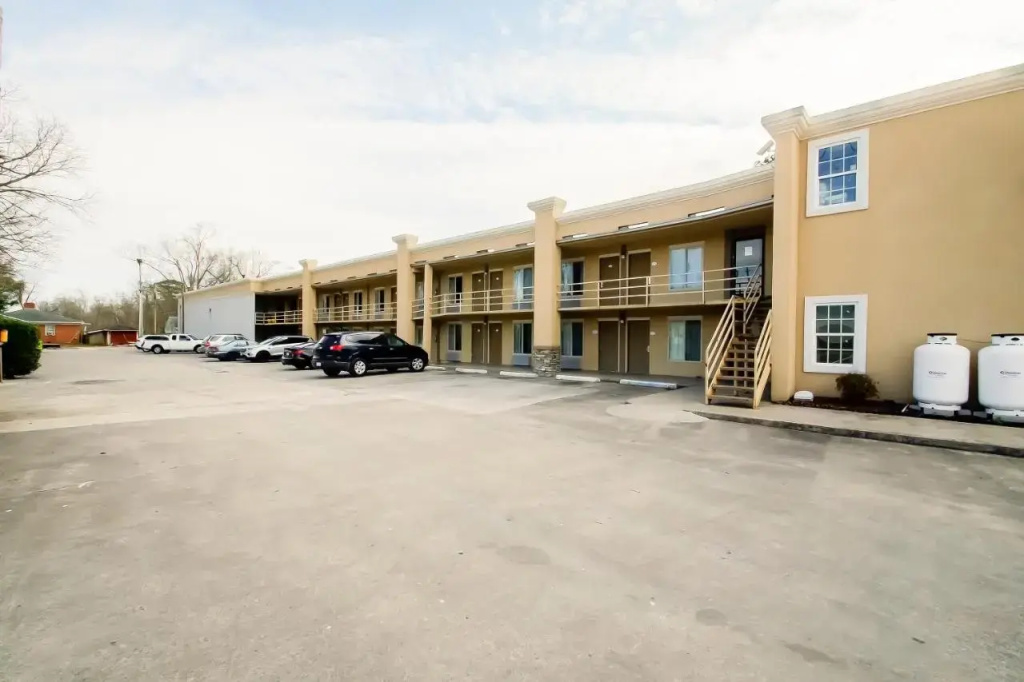 Super 8 Washington/greenville Area