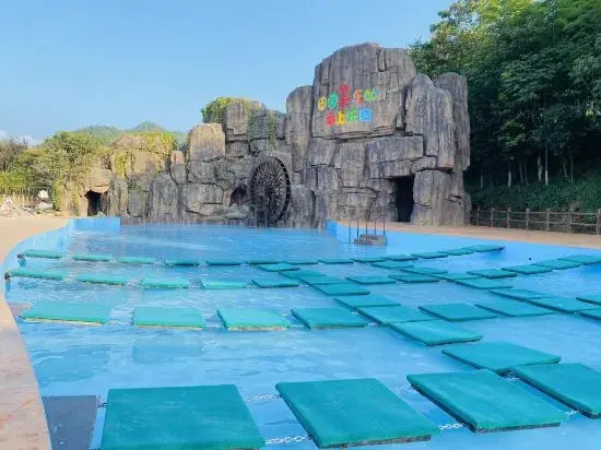 Fantasy Jialebi Theme Hotel