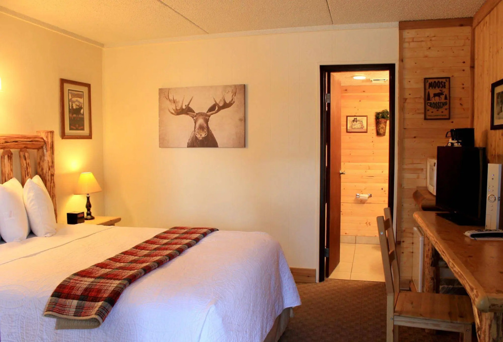 Moose Creek Inn