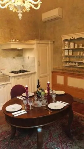 Luxury Apartments by Palazzo Portinari Salviati