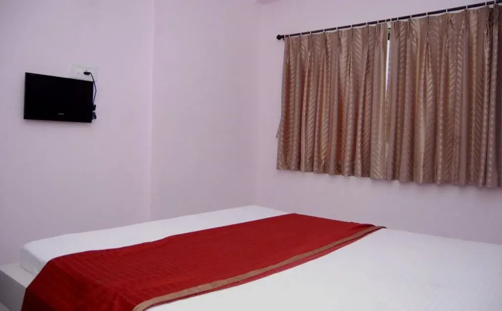Hotel Rajadhiraj