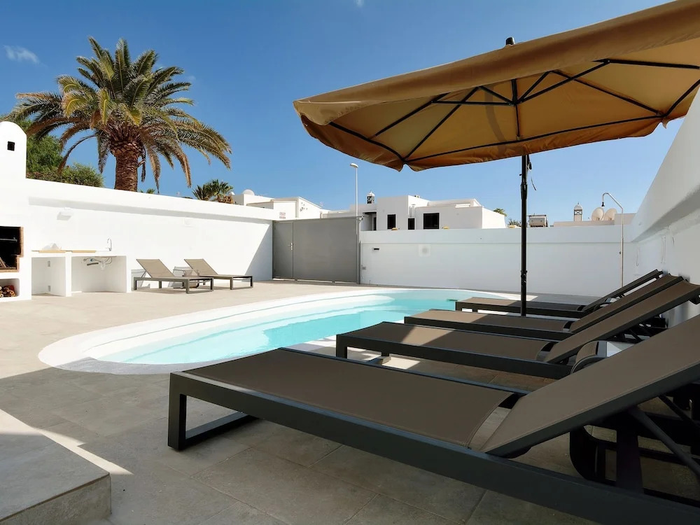 Luxury, Attached Villa With Heatable Pool Near Puerto del Carmen