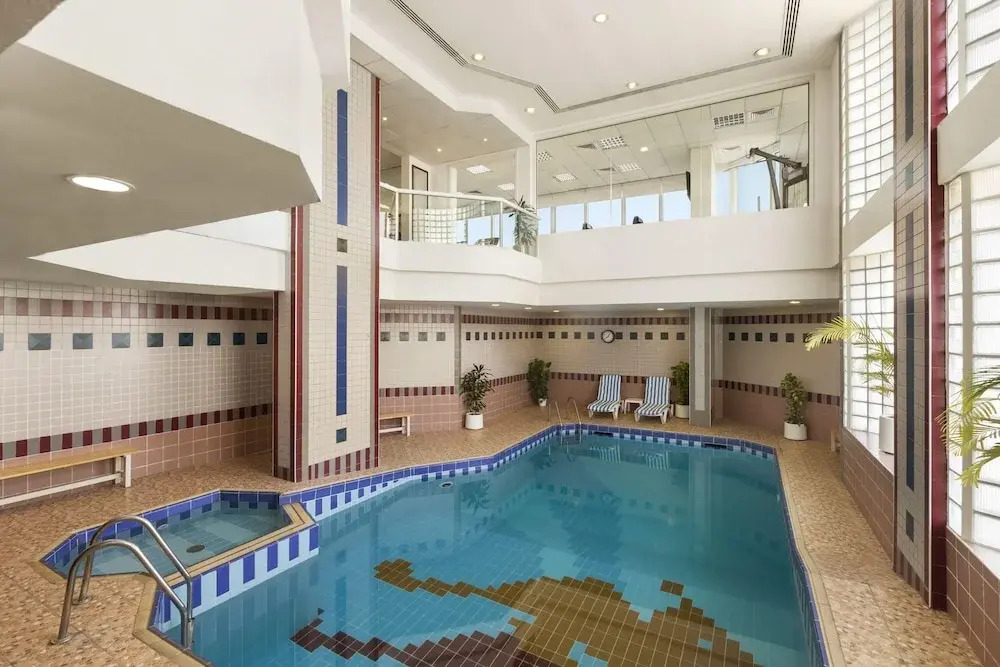 Land Mark Suites Hotel