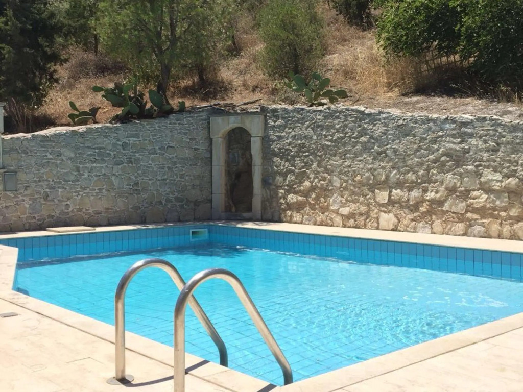 Villa in Crete with Private Pool & Views