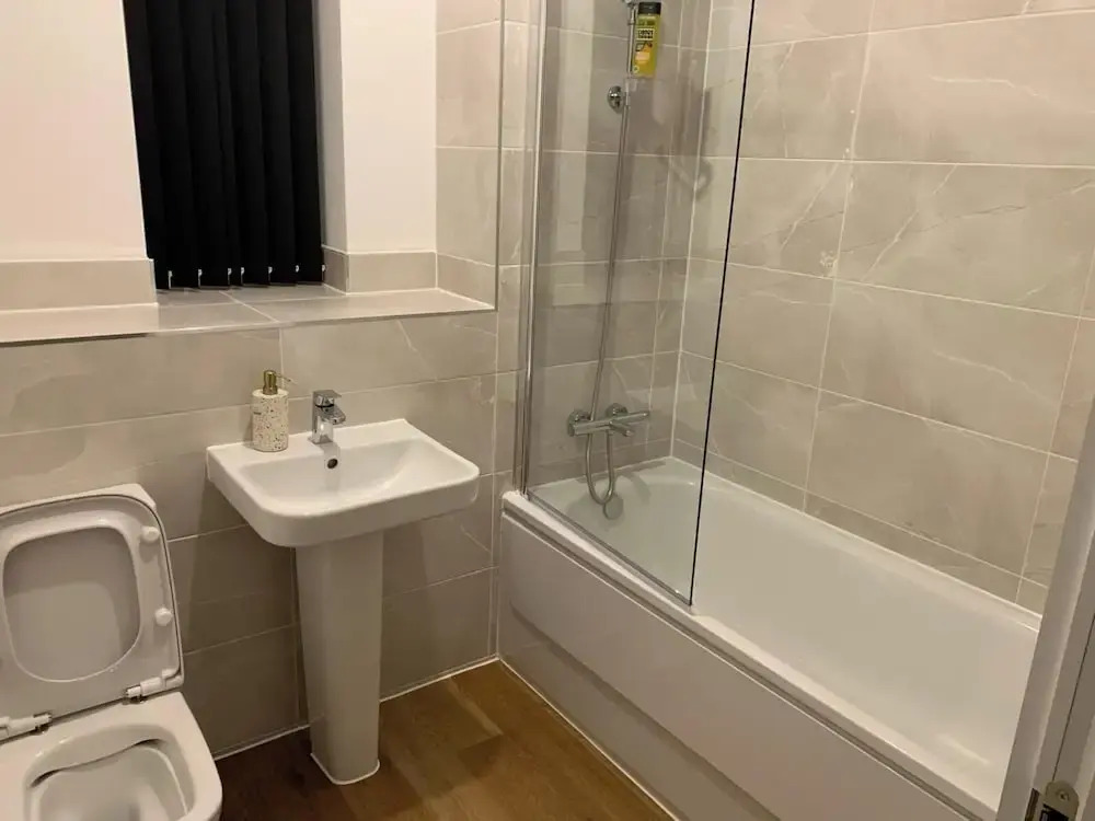 4bed House - Direct Links Into Central London