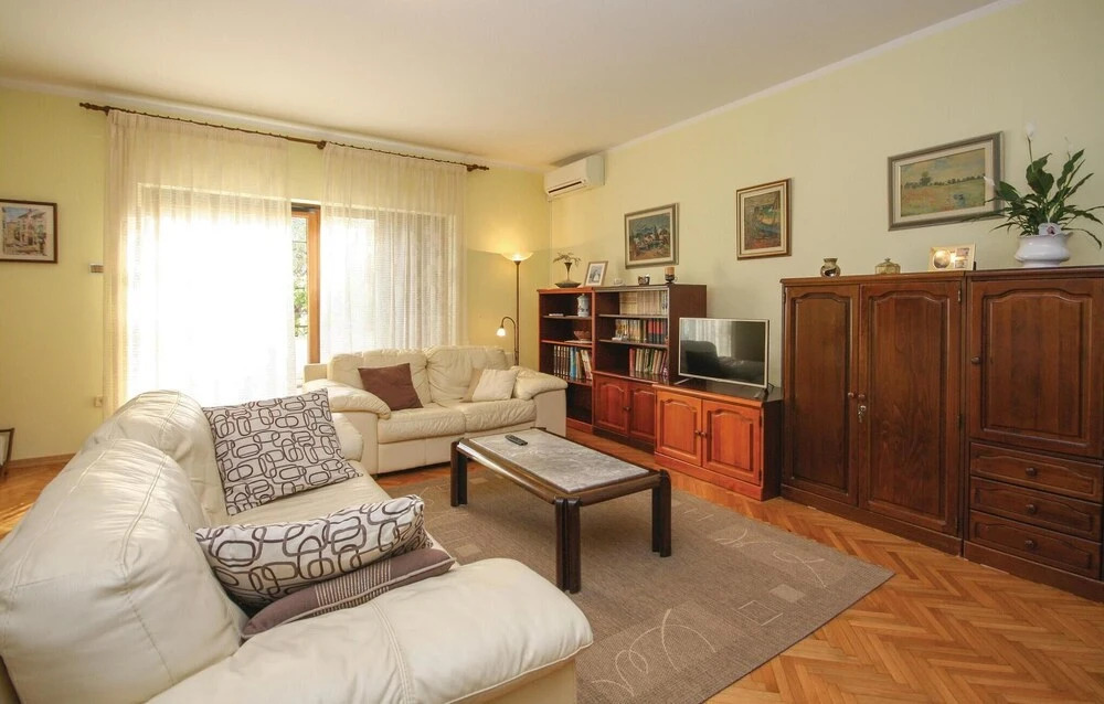 Stunning Home in Medulin With Wifi and 4 Bedrooms