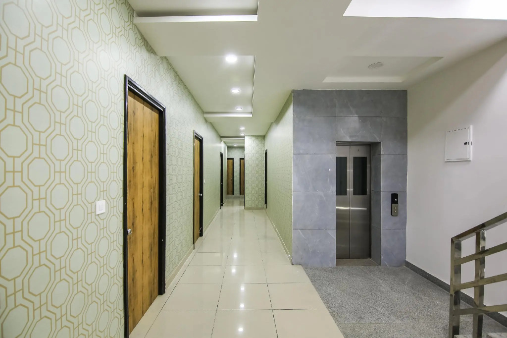OYO Flagship 76399 Rajouri Garden
