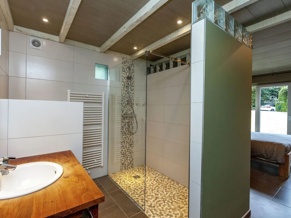 Modern Villa with Indoor Pool & Hot Tub in Malmedy