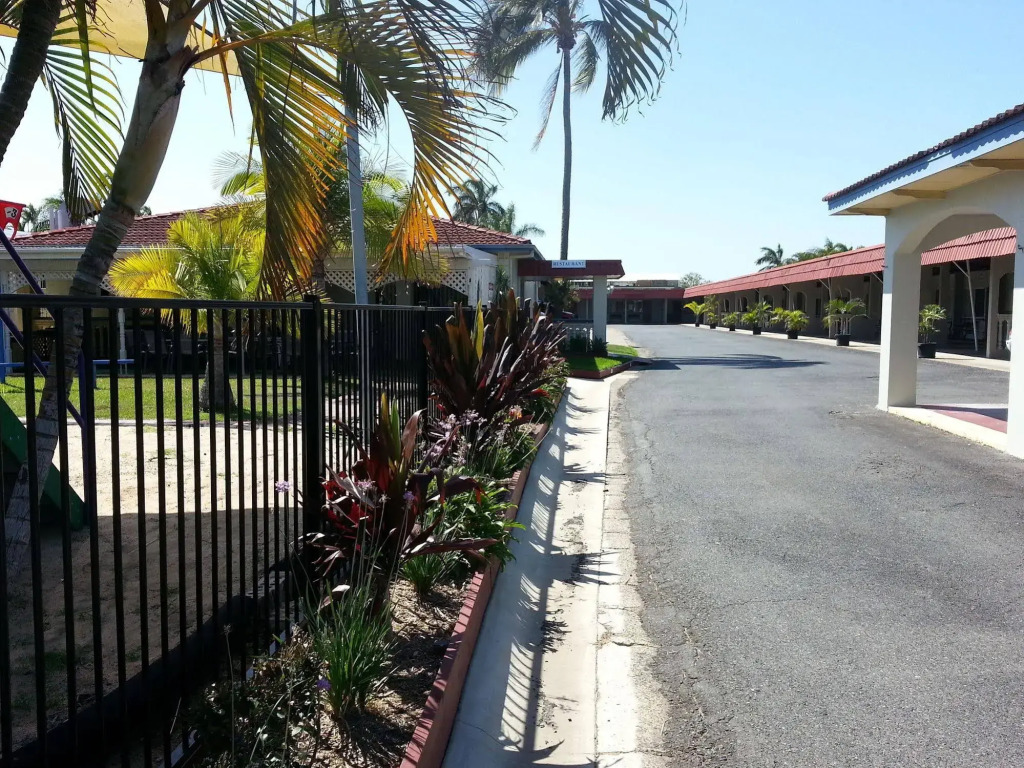 Tropic Coast Motel