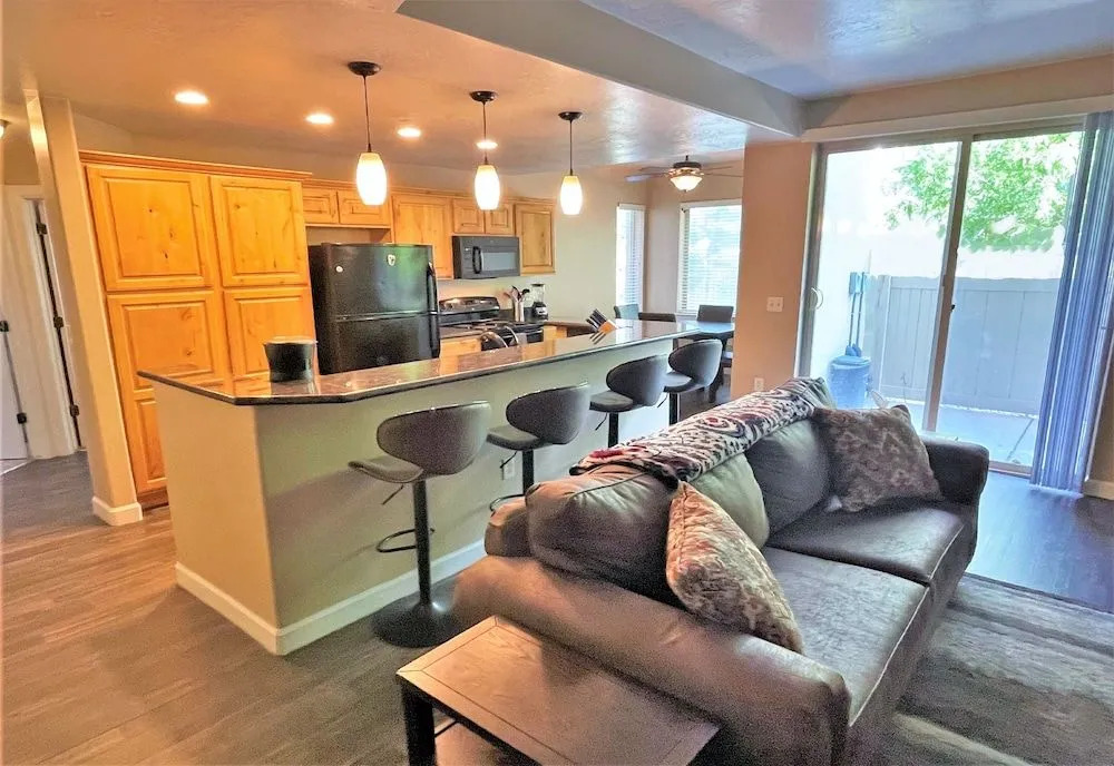 New Bridges D414 Listing 3 Bedroom Condo by RedAwning