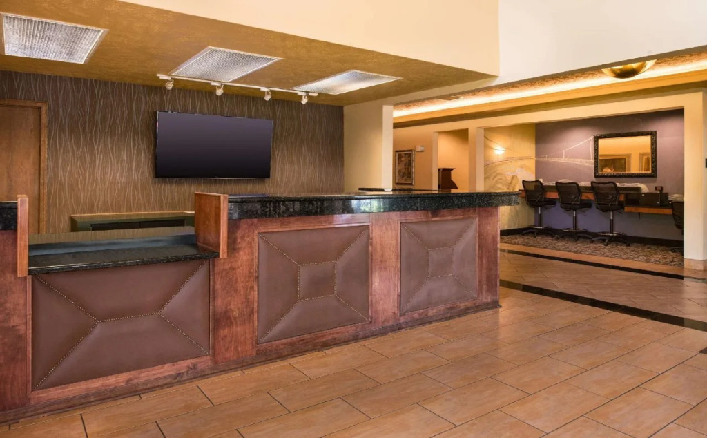 Ruby River Hotel