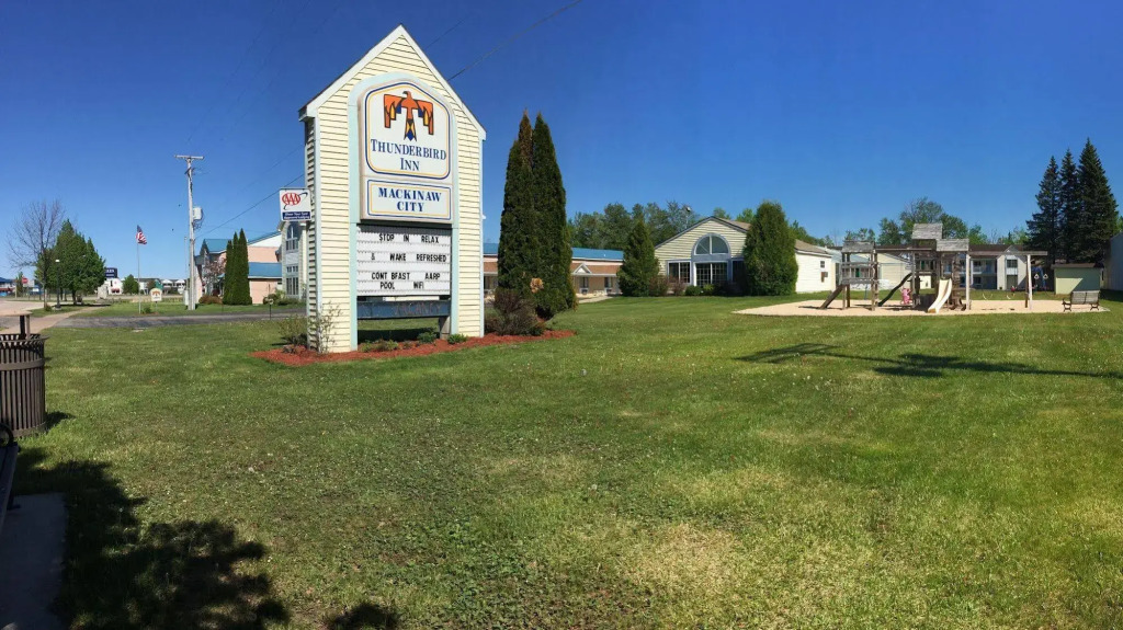 Thunderbird Inn of Mackinaw City