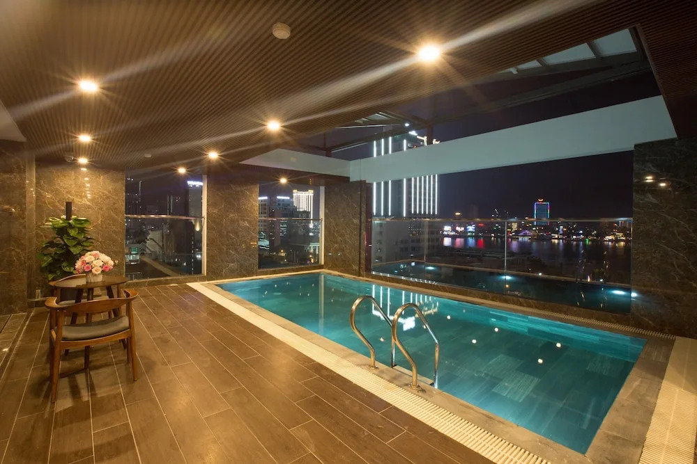 Lake View Hotel