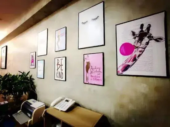 Yiyi Sentiment Apartment Hotel