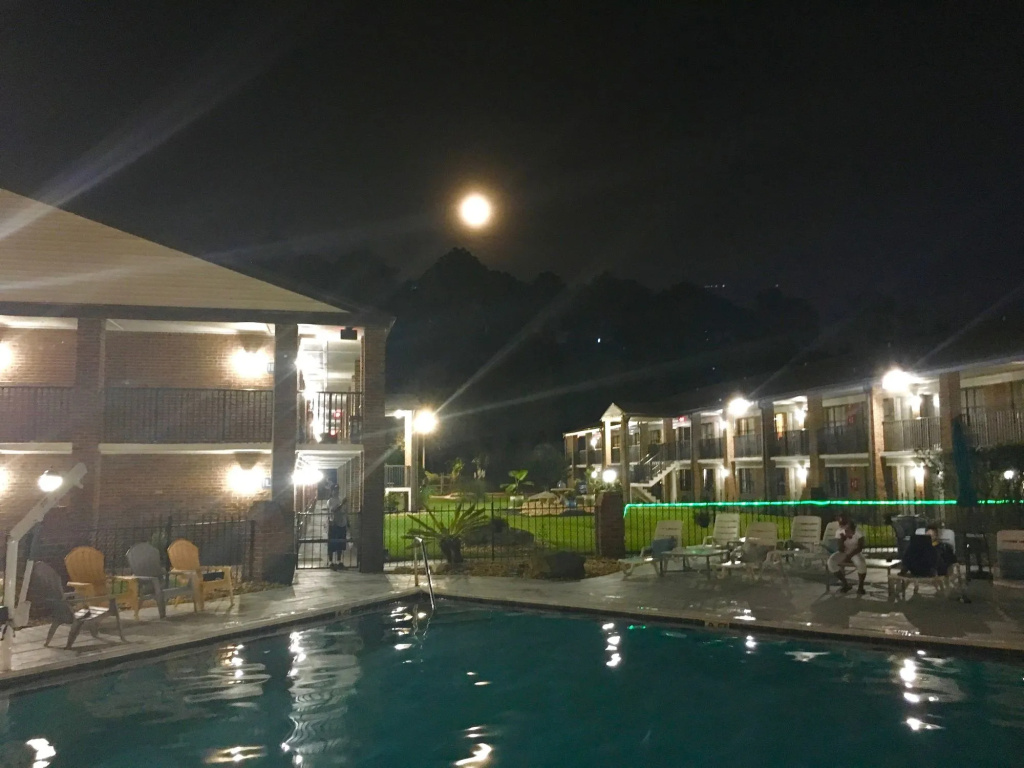 At Home Inn - Pensacola