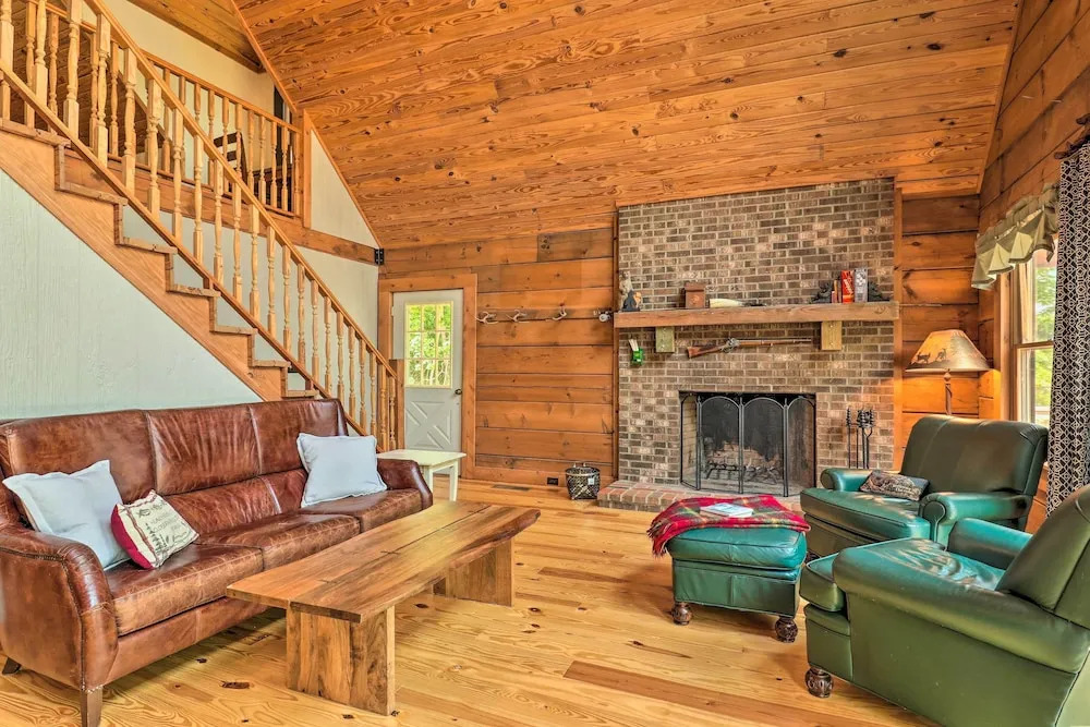 Deck + Game Room: Lakefront Landrum Cabin!