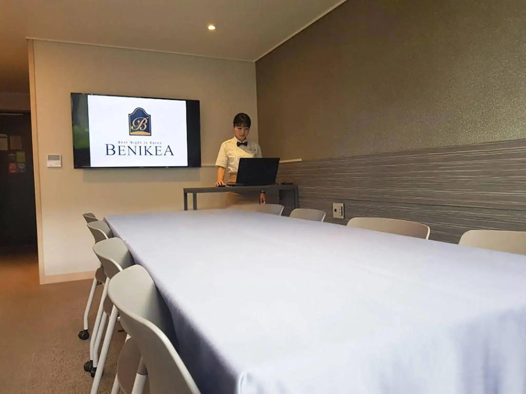 I-Jin Hotel