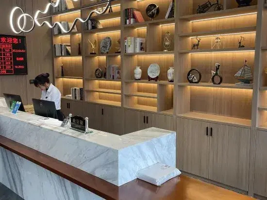 Aimei Zunxiang Hotel (Jingmen Yima Guangcai Great Market Shop)