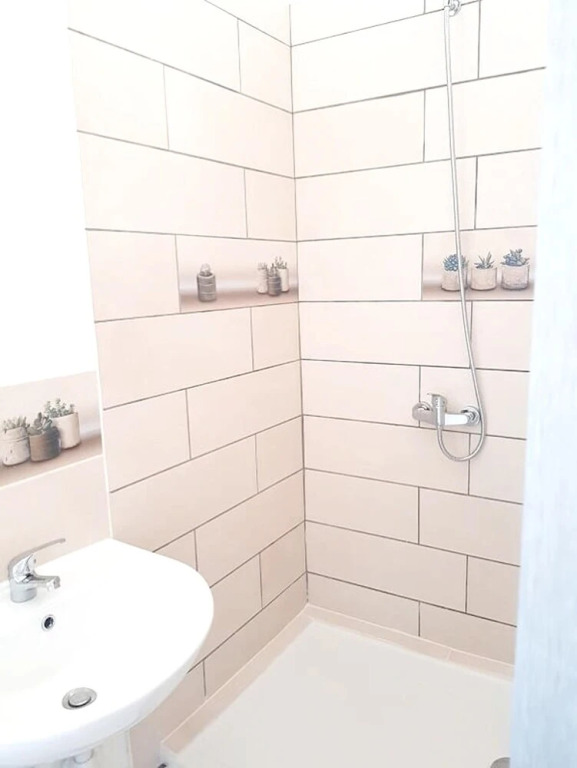 Studio in Baie Mahault, With Wonderful City View, Balcony and Wifi