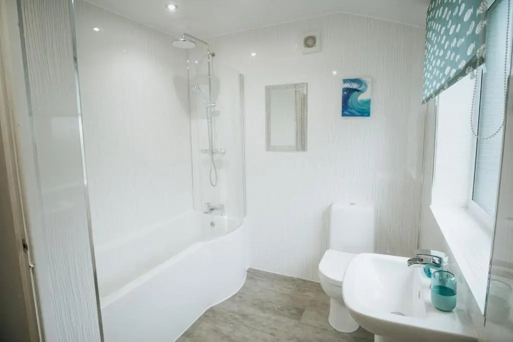 YR HEN BERLLAN - 3 Bedroom House in Snowdonia National Park, Conwy, North Wales