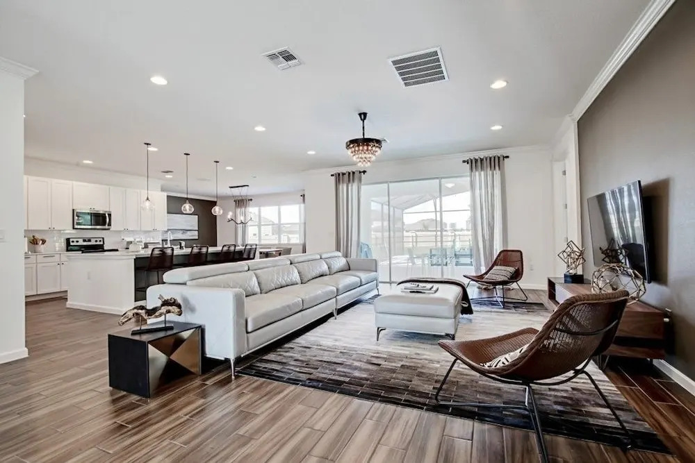 Very Private Surroundings Pool, Game Room & More! 7 Bedroom Home