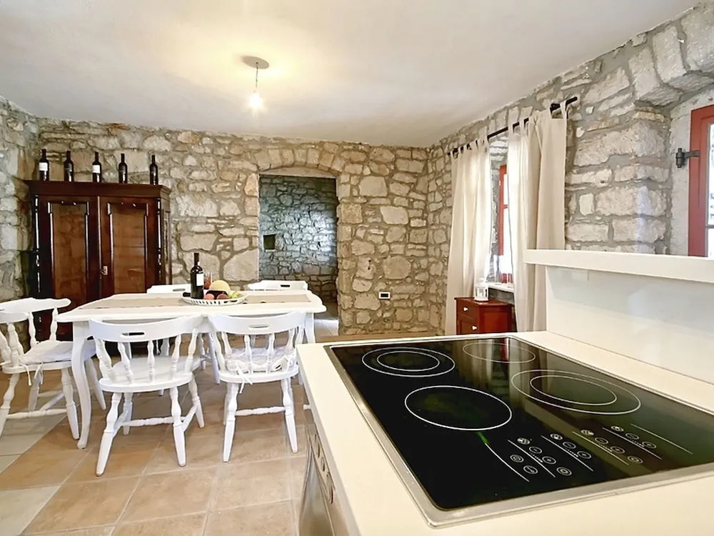 Beautiful Villa in Dracevac With Swimming Pool