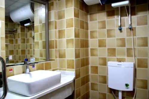 Guiyang That Year Of February Youth Hostel