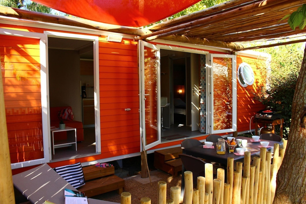 Mobile Home in Vias Near Sea