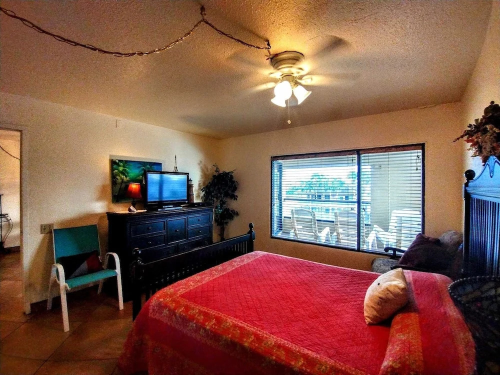 Landfall Towers 34 Minium 1 Bedroom Condo by RedAwning