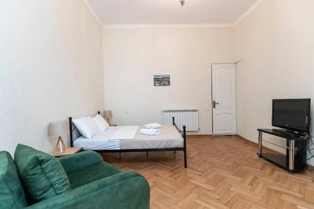 Bright and cozy 1BR apt in the heart of Tbilisi