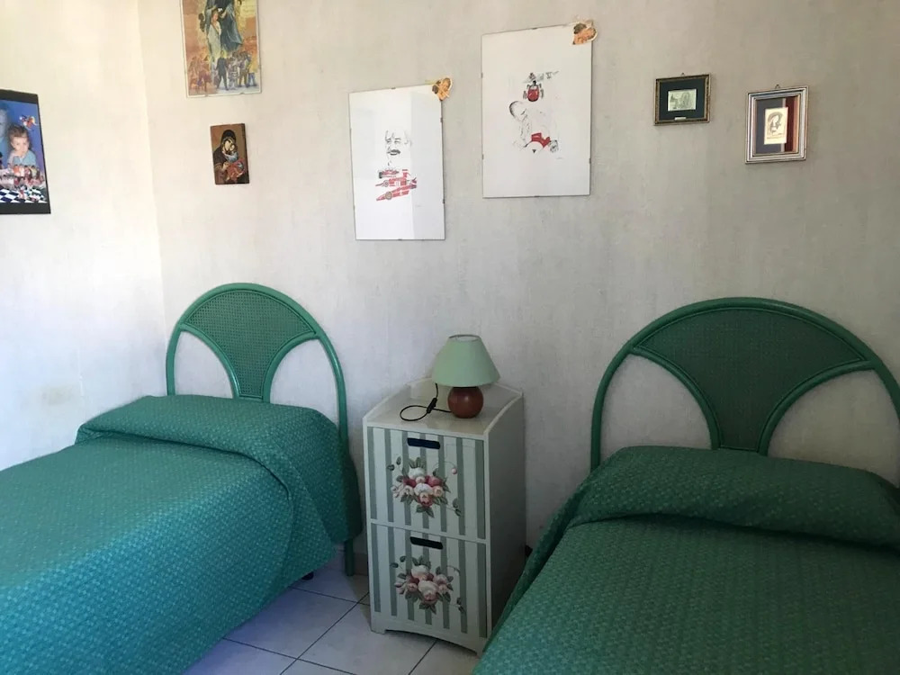 House With 2 Bedrooms in Villaggio del Golfo Near the Beach