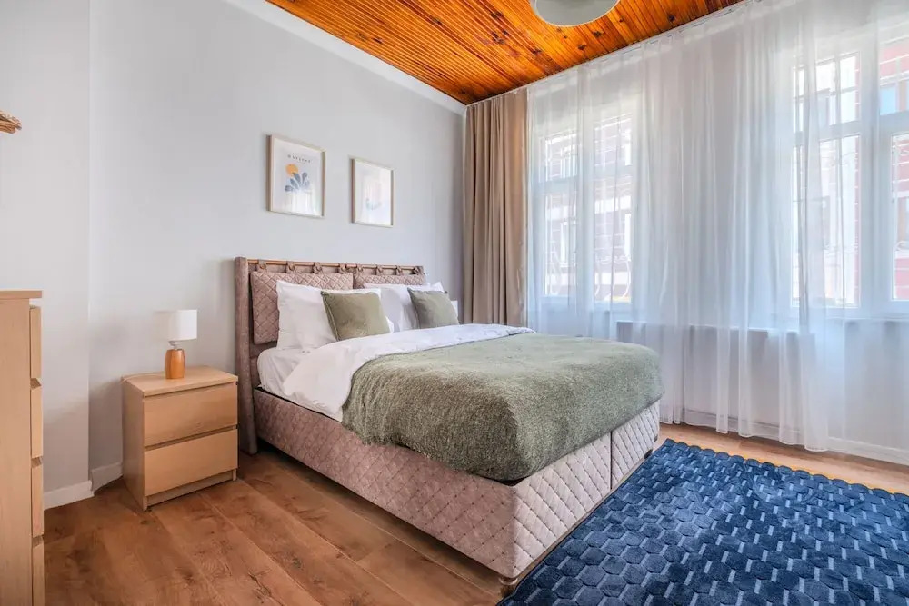 House w Garden 10 min to City s in Beyoglu