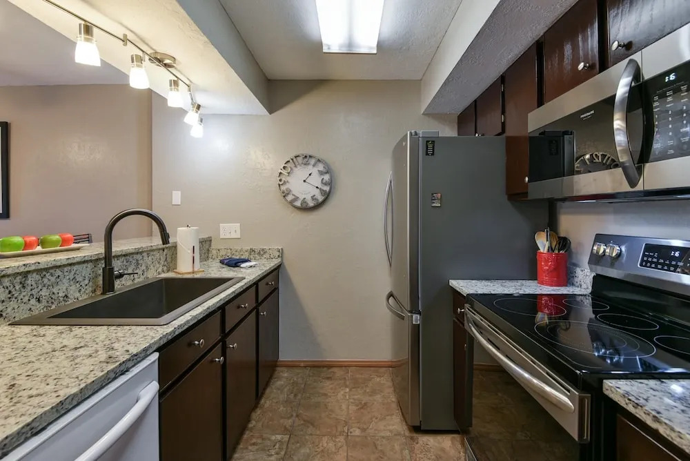 Matchplay - Resort Amenities W/ Indoor Pool - Comfort Meets Style and Fun!