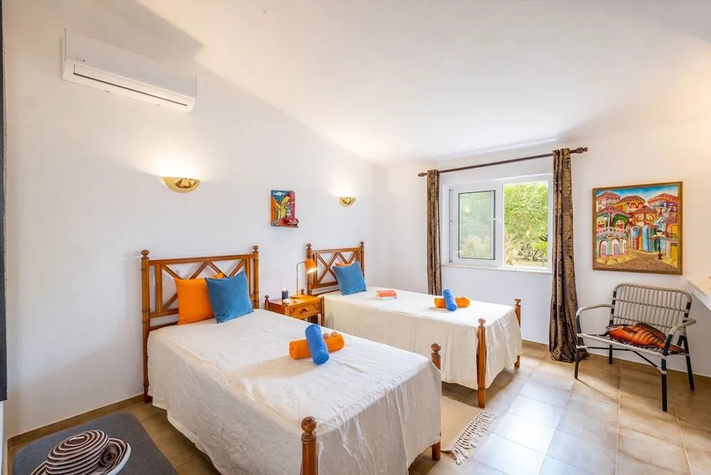 Villa Sunshine - Escapadinha tranquila com piscina e BBQ em Armação de Pêra
