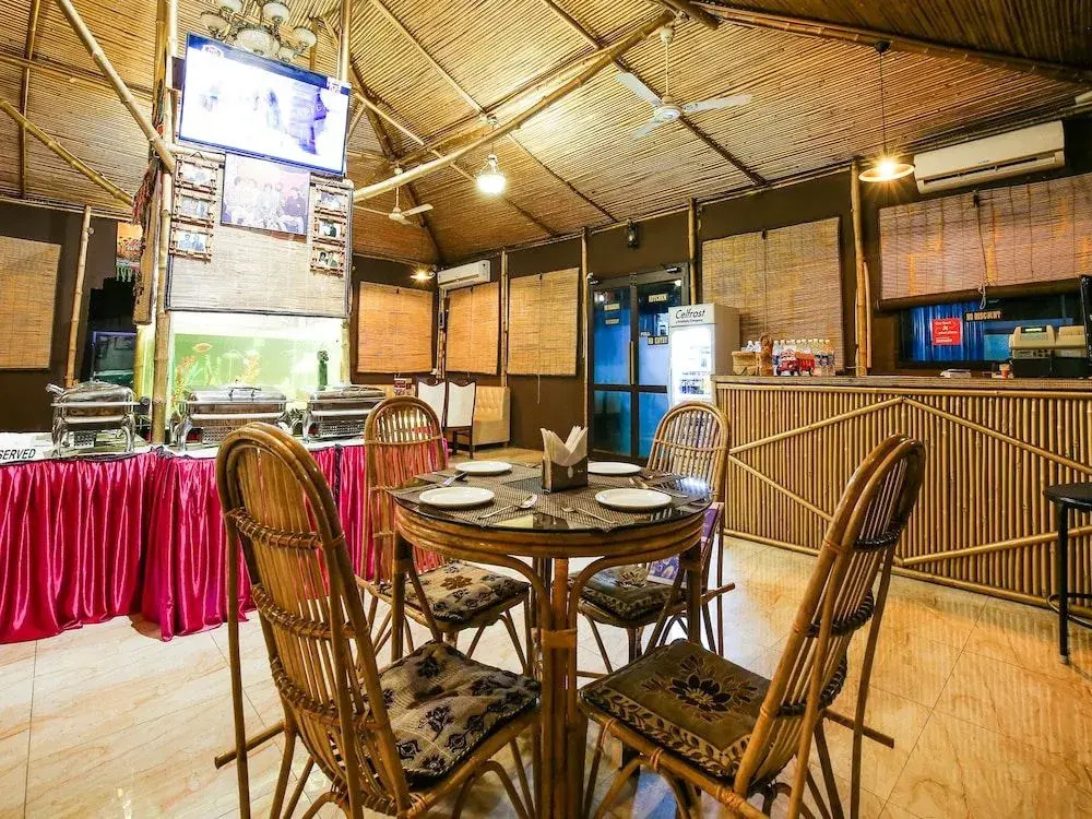 Oyo 47577 Hotel Goldenland