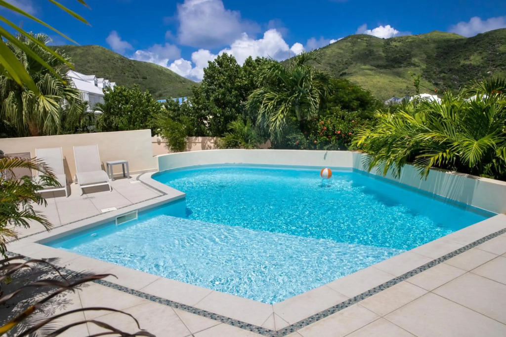 Beautiful suite S12 with pool and sea view