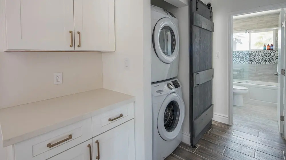 Spacious 4BR Near Old Town by WanderJaunt