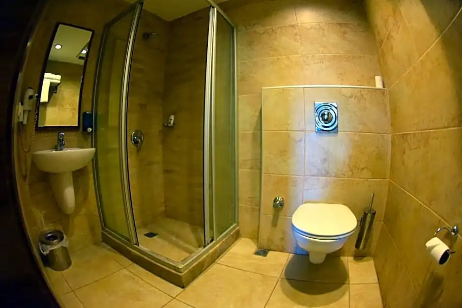Elmas Hotel