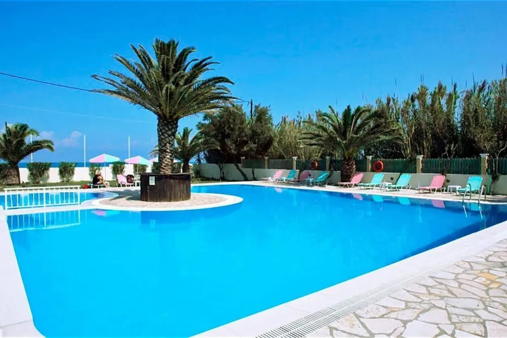 Villa Amorossa Beachfront 3 Bedroom in Roda