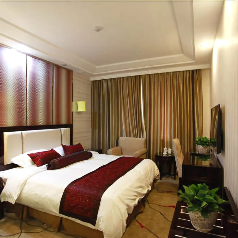 Golden Cube Grand Hotel