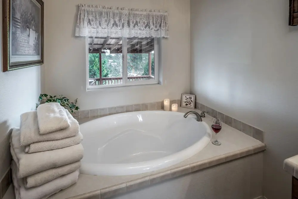 Mountain Top Ranch - Three Bedroom House