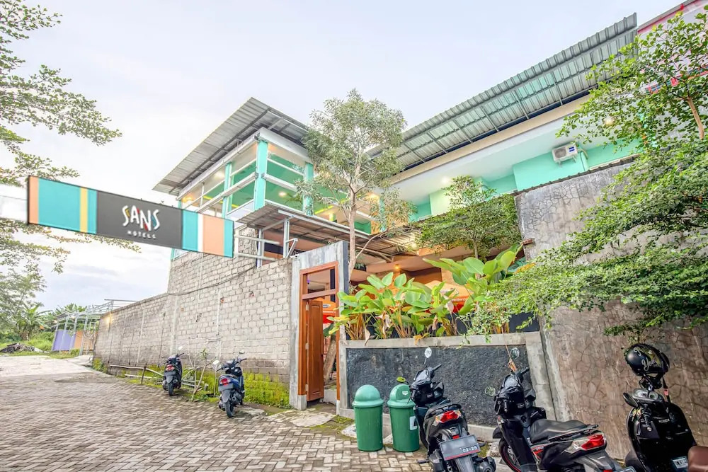 Formerly RedDoorz Plus Kantor Bupati Banyuwangi
