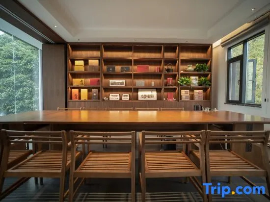 Wuyishan Rongjingshu Hotel