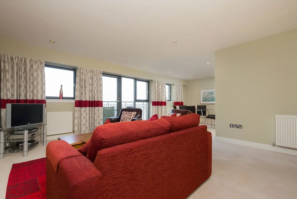 411 - Corinthian Quay Apartment