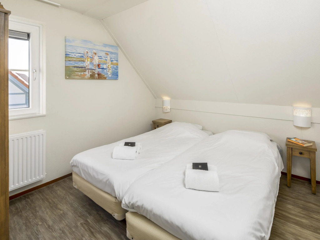 Detached villa with microwave, in a holiday park 400 m from the beach