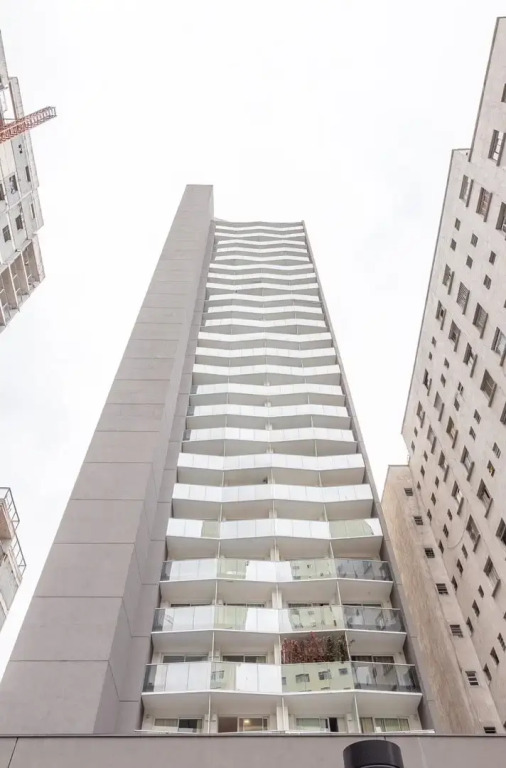 Setin Downtown Praca da Sé by Viva - Prédio completo com piscina perto de estação de metrô no Centro de São Paulo