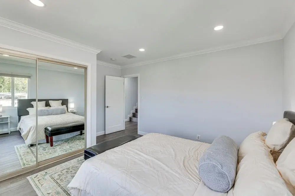 2 Mi to Rose Bowl Stadium: Mtn-view Gem w/ Patio